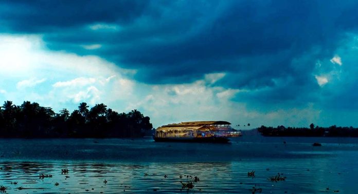 ആലപ്പുഴ ജില്ലയിലെ വിനോദസഞ്ചാര കേന്ദ്രങ്ങളിൽ സഞ്ചാരികൾക്ക് നിയന്ത്രണം ആലപ്പുഴ ജില്ലയിലെ വിനോദസഞ്ചാര കേന്ദ്രങ്ങളിൽ സഞ്ചാരികൾക്ക് നിയന്ത്രണം