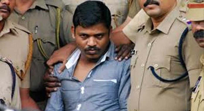 പെരുമ്പാവൂർ നിയമവിദ്യാർത്ഥിനിയുടെ കൊലപാതകം : പ്രതി അമീറുൾ ഇസ്ലാമിന്റെ വധശിക്ഷ സ്റ്റേ ചെയ്ത് സുപ്രീം കോടതി പെരുമ്പാവൂർ നിയമവിദ്യാർത്ഥിനിയുടെ കൊലപാതകം : പ്രതി അമീറുൾ ഇസ്ലാമിന്റെ വധശിക്ഷ സ്റ്റേ ചെയ്ത് സുപ്രീം കോടതി