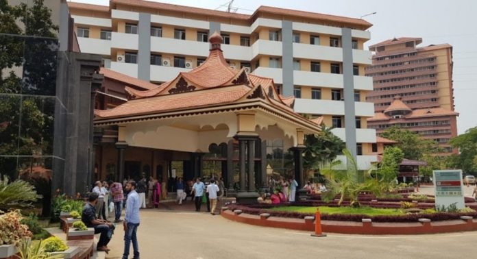 നഴ്സിങ് വിദ്യാർഥിയെ നഗ്നനാക്കി മർദിച്ചു ; ഹാങ്ങർ കൊണ്ട് അടിച്ചു ; ‘സീനിയേഴ്സ്’ അറസ്റ്റിൽ നഴ്സിങ് വിദ്യാർഥിയെ നഗ്നനാക്കി മർദിച്ചു ; ഹാങ്ങർ കൊണ്ട് അടിച്ചു ; ‘സീനിയേഴ്സ്’ അറസ്റ്റിൽ