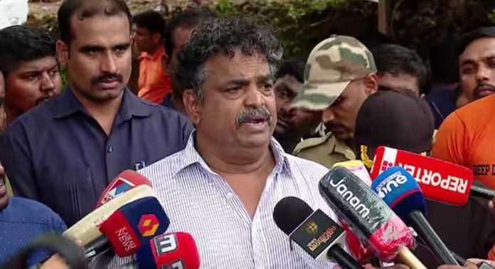 അർജുനായുള്ള തെരച്ചിൽ ഇനി എങ്ങനെ തുടരണമെന്നതിൽ അന്തിമ തീരുമാനം വൈകീട്ട് അറിയിക്കുമെന്ന് കാർവാർ എംഎൽഎ സതീഷ സെയിൽ അർജുനായുള്ള തെരച്ചിൽ ഇനി എങ്ങനെ തുടരണമെന്നതിൽ അന്തിമ തീരുമാനം വൈകീട്ട് അറിയിക്കുമെന്ന് കാർവാർ എംഎൽഎ സതീഷ സെയിൽ