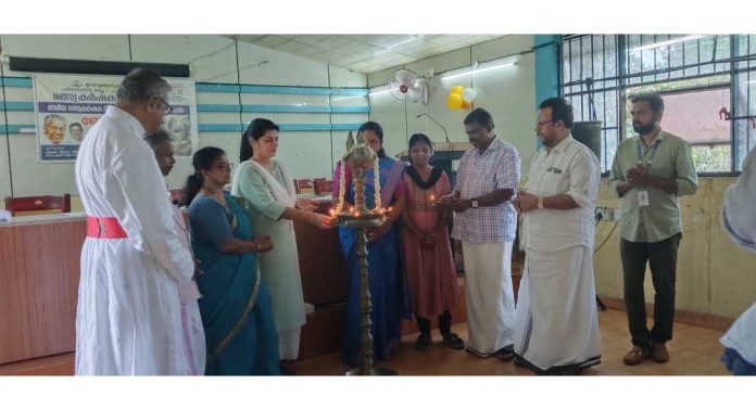 പുളിക്കീഴ് ബ്ലോക്ക് പഞ്ചായത്തുതലത്തില് ദേശീയമത്സ്യകര്ഷക ദിനാഘോഷം നടത്തി പുളിക്കീഴ് ബ്ലോക്ക് പഞ്ചായത്തുതലത്തില് ദേശീയമത്സ്യകര്ഷക ദിനാഘോഷം നടത്തി