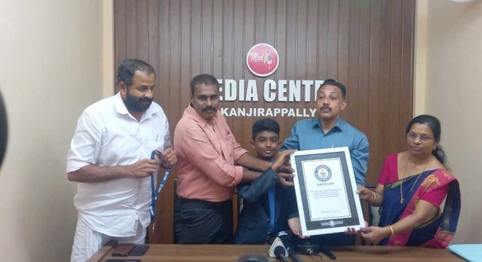 ജോസുകുട്ടിക്ക് ഗിന്നസ് റെക്കോർഡ് സർട്ടിഫിക്കറ്റ് സമ്മാനിച്ചു ജോസുകുട്ടിക്ക് ഗിന്നസ് റെക്കോർഡ് സർട്ടിഫിക്കറ്റ് സമ്മാനിച്ചു