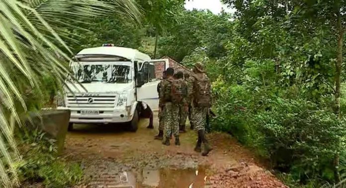 വയനാട് തലപ്പുഴയിൽ മാവോയിസ്റ്റുകൾ ഉപേക്ഷിച്ചതെന്ന് കരുതുന്ന സാധന സാമഗ്രികൾ കണ്ടെത്തി വയനാട് തലപ്പുഴയിൽ മാവോയിസ്റ്റുകൾ ഉപേക്ഷിച്ചതെന്ന് കരുതുന്ന സാധന സാമഗ്രികൾ കണ്ടെത്തി