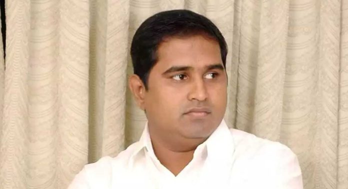 ബിഎസ്പി തമിഴ്നാട് സംസ്ഥാന അധ്യക്ഷനെ ആറംഗ സംഘം വെട്ടിക്കൊലപ്പെടുത്തി ബിഎസ്പി തമിഴ്നാട് സംസ്ഥാന അധ്യക്ഷനെ ആറംഗ സംഘം വെട്ടിക്കൊലപ്പെടുത്തി
