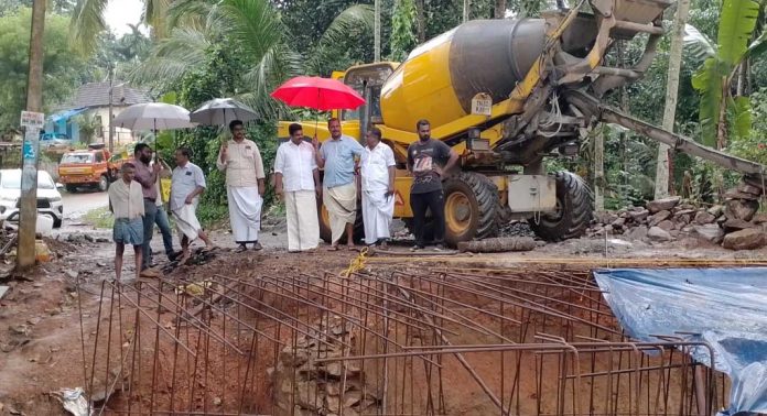 ചള്ളംവേലിപടി- പ്രമാടം ക്ഷേത്രം- ഇരപ്പുകുഴി റോഡിന്റെ നിർമ്മാണ പുരോഗതി അഡ്വ. കെ യു ജനീഷ് കുമാർ എം എൽ എ സന്ദർശിച്ചു വിലയിരുത്തി ചള്ളംവേലിപടി- പ്രമാടം ക്ഷേത്രം- ഇരപ്പുകുഴി റോഡിന്റെ നിർമ്മാണ പുരോഗതി അഡ്വ. കെ യു ജനീഷ് കുമാർ എം എൽ എ സന്ദർശിച്ചു വിലയിരുത്തി