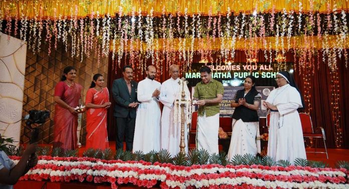 ആയിരം സ്കൂളുകളിൽ നടത്തുന്ന ഭരണഘടനാ സാക്ഷരതാ യജ്ഞം ഉത്ഘാടനം ചെയ്തു ആയിരം സ്കൂളുകളിൽ നടത്തുന്ന ഭരണഘടനാ സാക്ഷരതാ യജ്ഞം ഉത്ഘാടനം ചെയ്തു
