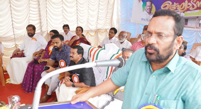 റവന്യൂ വകുപ്പിന്റെ സേവനങ്ങള് സമ്പൂര്ണമായി ഓണ്ലൈനായി ലഭ്യമാക്കുക ലക്ഷ്യം : മന്ത്രി കെ. രാജന് റവന്യൂ വകുപ്പിന്റെ സേവനങ്ങള് സമ്പൂര്ണമായി ഓണ്ലൈനായി ലഭ്യമാക്കുക ലക്ഷ്യം : മന്ത്രി കെ. രാജന്