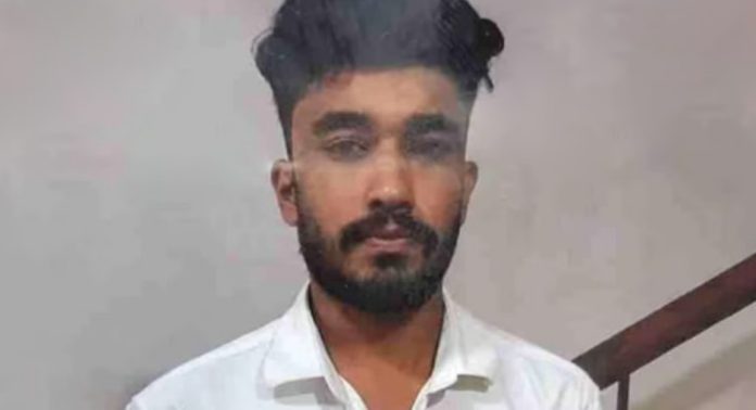 അശ്ലീല സന്ദേശം അയച്ചത് വീട്ടിലെത്തി ചോദ്യം ചെയ്തു ; യുവതിയെ ക്രൂരമായി മർദിച്ച കേസിൽ യുവാവ് പിടിയിൽ അശ്ലീല സന്ദേശം അയച്ചത് വീട്ടിലെത്തി ചോദ്യം ചെയ്തു ; യുവതിയെ ക്രൂരമായി മർദിച്ച കേസിൽ യുവാവ് പിടിയിൽ