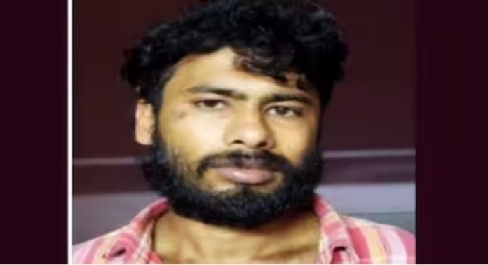 കാപ്പ നിയമപ്രകാരം നാടുകടത്തപ്പെട്ട 27കാരൻ പോലീസുകാരെ ആക്രമിച്ചു ; അറസ്റ്റിലായി കാപ്പ നിയമപ്രകാരം നാടുകടത്തപ്പെട്ട 27കാരൻ പോലീസുകാരെ ആക്രമിച്ചു ; അറസ്റ്റിലായി
