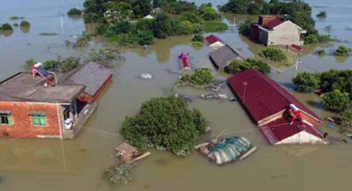 കനത്ത മഴയെ തുടർന്ന് ചൈനയിലെ ഹുനാൻ പ്രവിശ്യയിൽ പ്രളയം കനത്ത മഴയെ തുടർന്ന് ചൈനയിലെ ഹുനാൻ പ്രവിശ്യയിൽ പ്രളയം