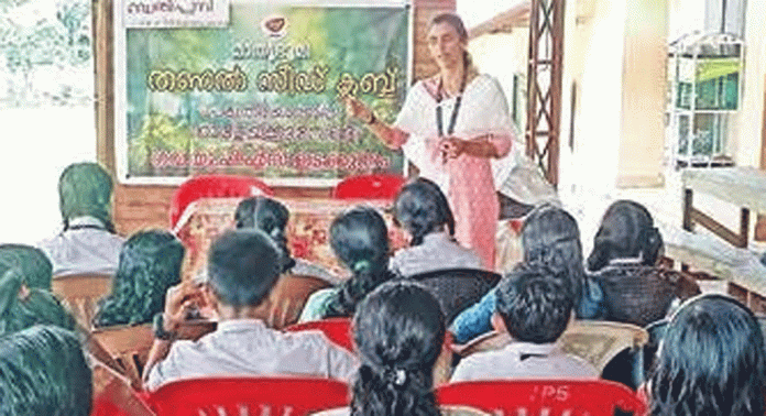 ഇടക്കുന്നം ഗവ. യു.പി. സ്കൂളില് മഴക്കാലരോഗങ്ങളെക്കുറിച്ച് ബോധവത്കരണ ക്ലാസ് നടത്തി ഇടക്കുന്നം ഗവ. യു.പി. സ്കൂളില് മഴക്കാലരോഗങ്ങളെക്കുറിച്ച് ബോധവത്കരണ ക്ലാസ് നടത്തി