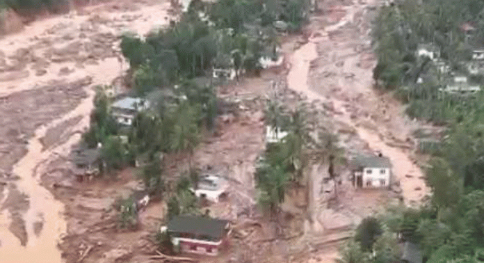 നാടിനെ വിറപ്പിച്ച ദുരന്തത്തിന്റെ ശേഷിപ്പായി ചാലിയാര് പുഴ ; പുഴയില് നിന്ന് കണ്ടെടുത്തത് 70 മൃതദേഹങ്ങള് നാടിനെ വിറപ്പിച്ച ദുരന്തത്തിന്റെ ശേഷിപ്പായി ചാലിയാര് പുഴ ; പുഴയില് നിന്ന് കണ്ടെടുത്തത് 70 മൃതദേഹങ്ങള്