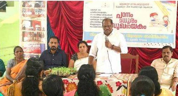 പഠനം മധുരം സുഖദായകം എന്ന കർമ്മ പരിപാടി ആരംഭിച്ച് മുളക്കുഴ ഗ്രാമപഞ്ചായത്ത് പഠനം മധുരം സുഖദായകം എന്ന കർമ്മ പരിപാടി ആരംഭിച്ച് മുളക്കുഴ ഗ്രാമപഞ്ചായത്ത്