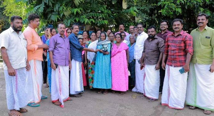 ചിറ്റാര് ഗ്രാമ പഞ്ചായത്ത് ഉപതെരഞ്ഞെടുപ്പ് – എല്.ഡി.എഫ് സ്ഥാനാർത്ഥിക്ക് കെട്ടിവെയ്ക്കാനുള്ള തുക തൊഴിലുറപ്പ് തൊഴിലാളികൾ നല്കി ചിറ്റാര് ഗ്രാമ പഞ്ചായത്ത് ഉപതെരഞ്ഞെടുപ്പ് – എല്.ഡി.എഫ് സ്ഥാനാർത്ഥിക്ക് കെട്ടിവെയ്ക്കാനുള്ള തുക തൊഴിലുറപ്പ് തൊഴിലാളികൾ നല്കി