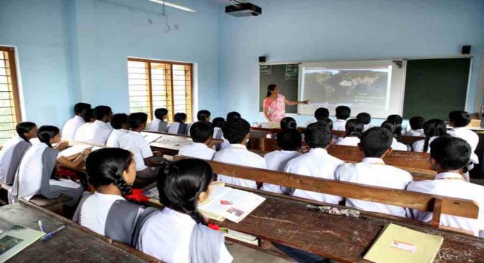പ്ലസ് വൺ സപ്ലിമെന്ററി അലോട്ട്മെന്റ് ; കണക്ക് പുറത്തുവിടാതെ വിദ്യാഭ്യാസ വകുപ്പ് പ്ലസ് വൺ സപ്ലിമെന്ററി അലോട്ട്മെന്റ് ; കണക്ക് പുറത്തുവിടാതെ വിദ്യാഭ്യാസ വകുപ്പ്