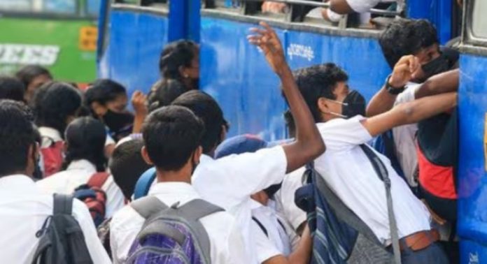 യൂണിഫോം പോര ; ഇളവ് കണ്സഷന് കാര്ഡുള്ളവര്ക്കു മാത്രമെന്ന് ബസ്സുടമകള് യൂണിഫോം പോര ; ഇളവ് കണ്സഷന് കാര്ഡുള്ളവര്ക്കു മാത്രമെന്ന് ബസ്സുടമകള്