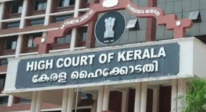 പുറമറ്റം ഗ്രാമപ്പഞ്ചായത്ത് അംഗത്തെ അയോഗ്യയാക്കിയ നടപടി മൂന്നാഴ്ചത്തേക്ക് തടഞ്ഞ് ഹൈക്കോടതി പുറമറ്റം ഗ്രാമപ്പഞ്ചായത്ത് അംഗത്തെ അയോഗ്യയാക്കിയ നടപടി മൂന്നാഴ്ചത്തേക്ക് തടഞ്ഞ് ഹൈക്കോടതി