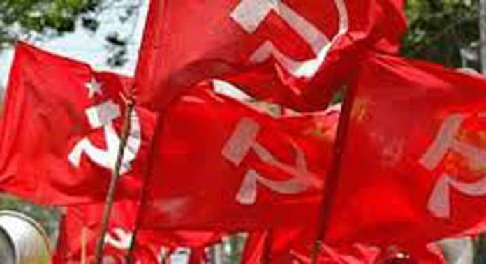 കോഴിക്കോട് പിഎസ്സി അംഗത്വം വാഗ്ദാനം ചെയ്ത് സിപിഐഎം നേതാവ് കോഴവാങ്ങിയതായി പരാതി കോഴിക്കോട് പിഎസ്സി അംഗത്വം വാഗ്ദാനം ചെയ്ത് സിപിഐഎം നേതാവ് കോഴവാങ്ങിയതായി പരാതി
