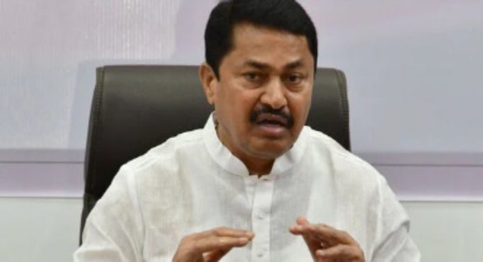 മഹാരാഷ്ട്രയിൽ ക്രോസ് വോട്ട് ചെയ്തവർക്കെതിരെ നടപടി ആവശ്യപ്പെട്ട് കോൺഗ്രസ് എം.എൽ.എമാർ മഹാരാഷ്ട്രയിൽ ക്രോസ് വോട്ട് ചെയ്തവർക്കെതിരെ നടപടി ആവശ്യപ്പെട്ട് കോൺഗ്രസ് എം.എൽ.എമാർ