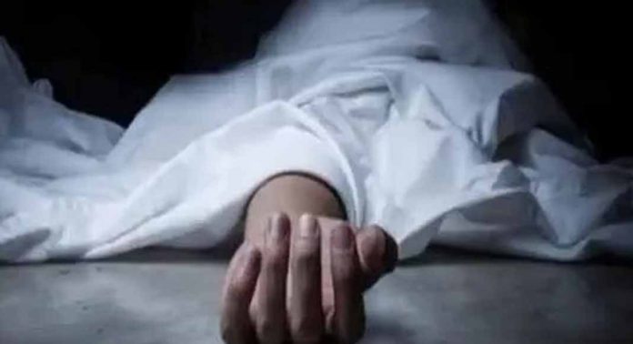 അജ്ഞാത വാഹനമിടിച്ച് റോഡില് കിടന്ന വ്യാപാരി മരിച്ചു അജ്ഞാത വാഹനമിടിച്ച് റോഡില് കിടന്ന വ്യാപാരി മരിച്ചു