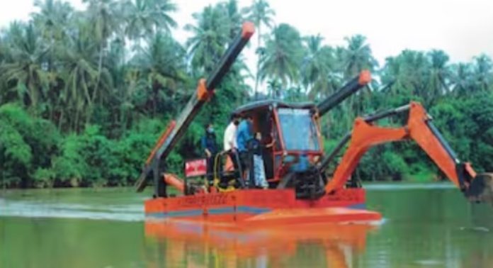 ഡ്രഡ്ജിങ് യന്ത്രം സജ്ജം ; ടെക്നിക്കൽ പരിശോധനയ്ക്ക് തൃശൂരിൽ നിന്നുള്ള സംഘം ഷിരൂരിലേക്ക് ഡ്രഡ്ജിങ് യന്ത്രം സജ്ജം ; ടെക്നിക്കൽ പരിശോധനയ്ക്ക് തൃശൂരിൽ നിന്നുള്ള സംഘം ഷിരൂരിലേക്ക്