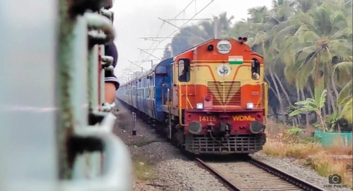 സ്റ്റേഷനിൽ ട്രെയിൻ നിർത്തിയില്ല : വിശദീകരണം തേടി റെയിൽവെ സ്റ്റേഷനിൽ ട്രെയിൻ നിർത്തിയില്ല : വിശദീകരണം തേടി റെയിൽവെ