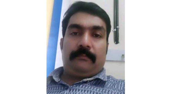 കല്ലിശ്ശേരി പാലത്തില് നിന്നും പമ്പയാറ്റിൽ ചാടിയ ഇരവിപേരൂര് സ്വദേശിയുടെ മൃതദേഹം കണ്ടെത്തി കല്ലിശ്ശേരി പാലത്തില് നിന്നും പമ്പയാറ്റിൽ ചാടിയ ഇരവിപേരൂര് സ്വദേശിയുടെ മൃതദേഹം കണ്ടെത്തി