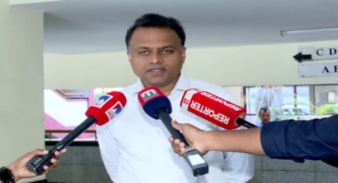 പ്രതിപക്ഷത്തെ ഇത്തവണ അടിച്ചമർത്താനാവില്ല ; ഒറ്റക്കെട്ടായി പോരാടും – ഹാരിസ് ബീരാൻ പ്രതിപക്ഷത്തെ ഇത്തവണ അടിച്ചമർത്താനാവില്ല ; ഒറ്റക്കെട്ടായി പോരാടും – ഹാരിസ് ബീരാൻ