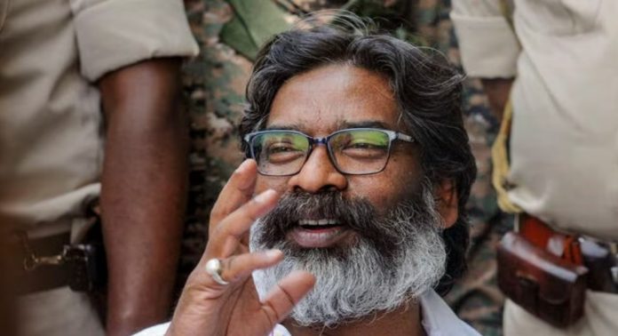 ഹേമന്ത് സോറൻ വീണ്ടും ജാർഖണ്ഡ് മുഖ്യമന്ത്രി : സത്യപ്രതിജ്ഞ ജൂലൈ ഏഴിന് ഹേമന്ത് സോറൻ വീണ്ടും ജാർഖണ്ഡ് മുഖ്യമന്ത്രി : സത്യപ്രതിജ്ഞ ജൂലൈ ഏഴിന്