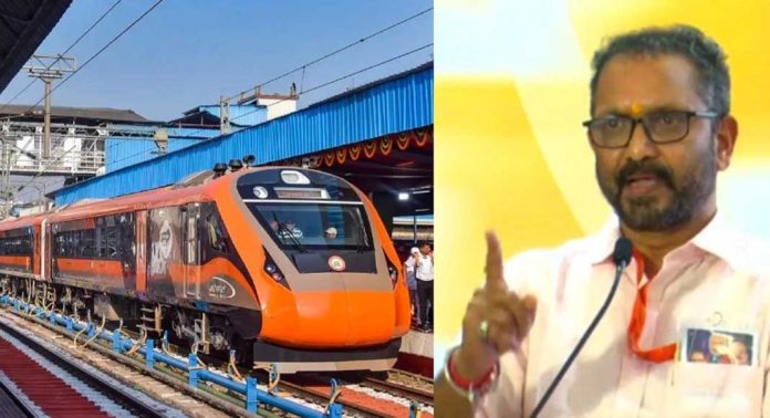 വന്ദേഭാരത് എക്സ്പ്രസ് ട്രെയിൻ എറണാകുളം സൗത്ത് സ്റ്റേഷനിലെത്തിച്ചു ; കേരളീയരുടെ പേരിൽ പ്രധാനമന്ത്രിക്ക് നന്ദി : കെ സുരേന്ദ്രൻ വന്ദേഭാരത് എക്സ്പ്രസ് ട്രെയിൻ എറണാകുളം സൗത്ത് സ്റ്റേഷനിലെത്തിച്ചു ; കേരളീയരുടെ പേരിൽ പ്രധാനമന്ത്രിക്ക് നന്ദി : കെ സുരേന്ദ്രൻ