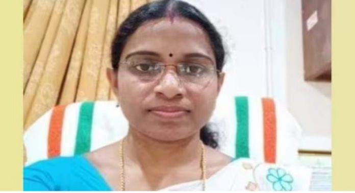 കോൺഗ്രസിൽ നിന്ന് ജയിച്ചു ; കൂറുമാറി എൽഡിഎഫിലെത്തി ; ഇടുക്കി ബ്ലോക്ക് പഞ്ചായത്ത് പ്രസിഡന്റിനെ അയോഗ്യയാക്കി കോൺഗ്രസിൽ നിന്ന് ജയിച്ചു ; കൂറുമാറി എൽഡിഎഫിലെത്തി ; ഇടുക്കി ബ്ലോക്ക് പഞ്ചായത്ത് പ്രസിഡന്റിനെ അയോഗ്യയാക്കി