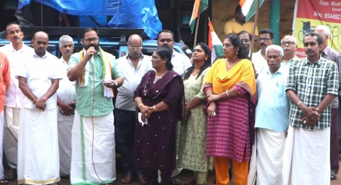 ഇന്ത്യൻ നാഷണൽ കോൺഗ്രസ് കോഴഞ്ചേരി ബൂത്ത് കമ്മിറ്റികളുടെ നേതൃത്വത്തിൽ ധര്ണ നടത്തി ഇന്ത്യൻ നാഷണൽ കോൺഗ്രസ് കോഴഞ്ചേരി ബൂത്ത് കമ്മിറ്റികളുടെ നേതൃത്വത്തിൽ ധര്ണ നടത്തി