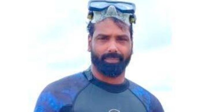 ഗംഗാവലി പുഴയിലെ തെരച്ചിൽ ഏറെ അപകടകരമെന്ന് ഈശ്വർ മൽപെ ; രക്ഷാപ്രവർത്തനത്തിൽ നിന്ന് പിന്നോട്ടുപോകരുതെന്ന് കേരളം ഗംഗാവലി പുഴയിലെ തെരച്ചിൽ ഏറെ അപകടകരമെന്ന് ഈശ്വർ മൽപെ ; രക്ഷാപ്രവർത്തനത്തിൽ നിന്ന് പിന്നോട്ടുപോകരുതെന്ന് കേരളം