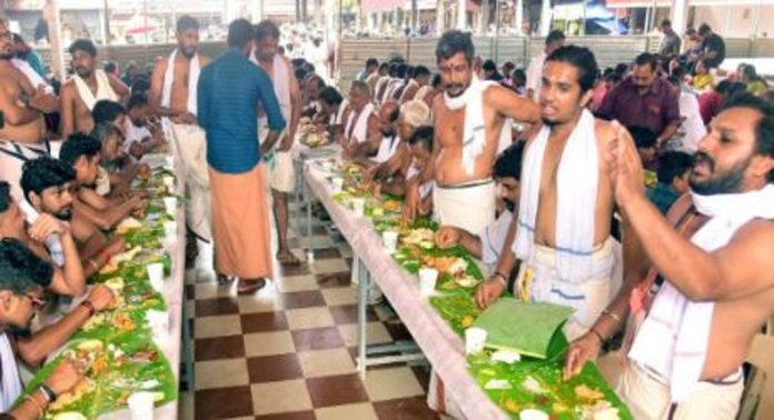 ആറന്മുള വള്ളസദ്യ നാളെ മുതല് ; പാചകപ്പുരയിലെ അടുപ്പില് അഗ്നിപകര്ന്നു ആറന്മുള വള്ളസദ്യ നാളെ മുതല് ; പാചകപ്പുരയിലെ അടുപ്പില് അഗ്നിപകര്ന്നു