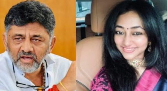 കൊലക്കേസ് പ്രതി നടൻ ദർശൻ്റെ ഭാര്യയുമായി കൂടിക്കാഴ്ചനടത്തി ഡി.കെ ശിവകുമാർ ; ഒടുവിൽ വിശദീകരണം കൊലക്കേസ് പ്രതി നടൻ ദർശൻ്റെ ഭാര്യയുമായി കൂടിക്കാഴ്ചനടത്തി ഡി.കെ ശിവകുമാർ ; ഒടുവിൽ വിശദീകരണം