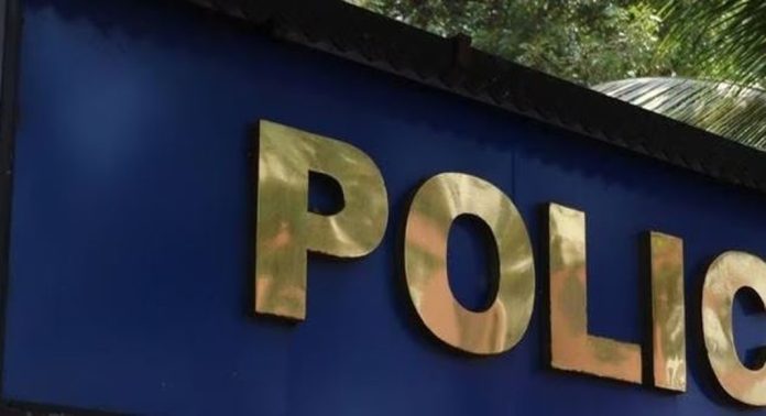 ജോലിസമയത്ത് ഔദ്യോഗിക കംപ്യൂട്ടറിൽ യൂണിയൻ പ്രവർത്തനം നടത്തി ; പിന്നാലെ അസോസിയേഷൻ നേതാവിന് എസ്.ഐ മാരുടെ അസഭ്യവർഷം ജോലിസമയത്ത് ഔദ്യോഗിക കംപ്യൂട്ടറിൽ യൂണിയൻ പ്രവർത്തനം നടത്തി ; പിന്നാലെ അസോസിയേഷൻ നേതാവിന് എസ്.ഐ മാരുടെ അസഭ്യവർഷം