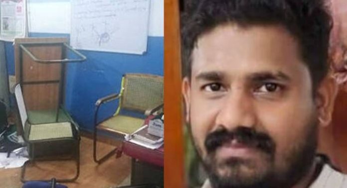 കെ.എസ്.ഇ.ബി സെക്ഷൻ ഓഫീസ് ആക്രമിച്ച സംഭവം ; പ്രതികളുടെ ജാമ്യാപേക്ഷ കോടതി തള്ളി കെ.എസ്.ഇ.ബി സെക്ഷൻ ഓഫീസ് ആക്രമിച്ച സംഭവം ; പ്രതികളുടെ ജാമ്യാപേക്ഷ കോടതി തള്ളി