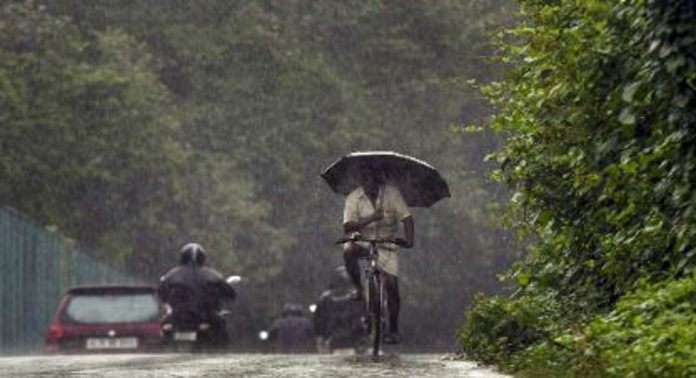 സംസ്ഥാനത്ത് ഇന്നും ശക്തമായ മഴയ്ക്ക് സാധ്യത സംസ്ഥാനത്ത് ഇന്നും ശക്തമായ മഴയ്ക്ക് സാധ്യത