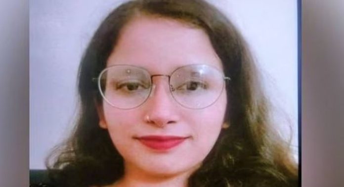 ബെംഗളൂരുവിലെ പി.ജി. ഹോസ്റ്റലില് യുവതി കഴുത്തറത്ത് കൊല്ലപ്പെട്ട നിലയില് കണ്ടെത്തി ബെംഗളൂരുവിലെ പി.ജി. ഹോസ്റ്റലില് യുവതി കഴുത്തറത്ത് കൊല്ലപ്പെട്ട നിലയില് കണ്ടെത്തി
