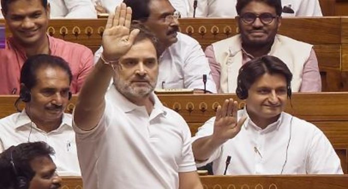 എല്ലാ മതങ്ങളും പഠിപ്പിക്കുന്നത് ഒന്നിനെയും ഭയപ്പെടരുതെന്നാണ് ; രാഹുൽ ഗാന്ധി എല്ലാ മതങ്ങളും പഠിപ്പിക്കുന്നത് ഒന്നിനെയും ഭയപ്പെടരുതെന്നാണ് ; രാഹുൽ ഗാന്ധി