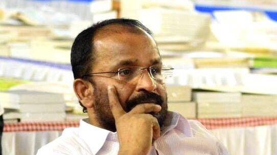 സ്ഥാനാര്ഥിയുടെ വീഴ്ചകൂടി ചര്ച്ചചെയ്യണം, തോല്വിക്ക് മുരളീധരനും ഉത്തരവാദി ; തുറന്നടിച്ച് ടി.എന് പ്രതാപന് സ്ഥാനാര്ഥിയുടെ വീഴ്ചകൂടി ചര്ച്ചചെയ്യണം, തോല്വിക്ക് മുരളീധരനും ഉത്തരവാദി ; തുറന്നടിച്ച് ടി.എന് പ്രതാപന്