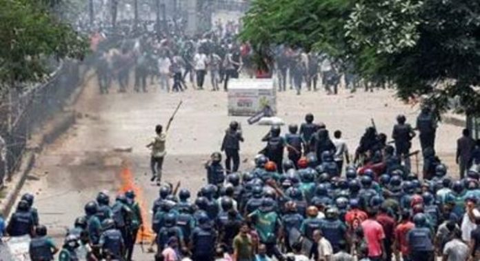 ബംഗ്ലാദേശിൽ സംഘർഷം തുടരുന്നു ; ആയിരം ഇന്ത്യൻ വിദ്യാർഥികൾ മടങ്ങിയെത്തി ബംഗ്ലാദേശിൽ സംഘർഷം തുടരുന്നു ; ആയിരം ഇന്ത്യൻ വിദ്യാർഥികൾ മടങ്ങിയെത്തി