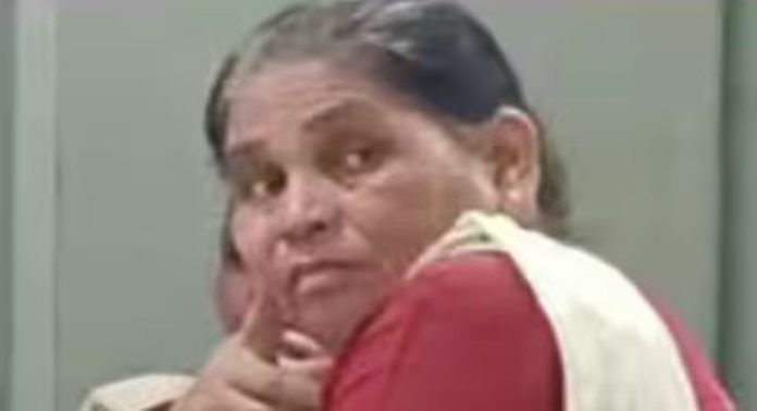 കരാറുകാരനിൽ നിന്ന് കൈക്കൂലി വാങ്ങി ; ഗ്രാമമുഖ്യ അറസ്റ്റിൽ കരാറുകാരനിൽ നിന്ന് കൈക്കൂലി വാങ്ങി ; ഗ്രാമമുഖ്യ അറസ്റ്റിൽ