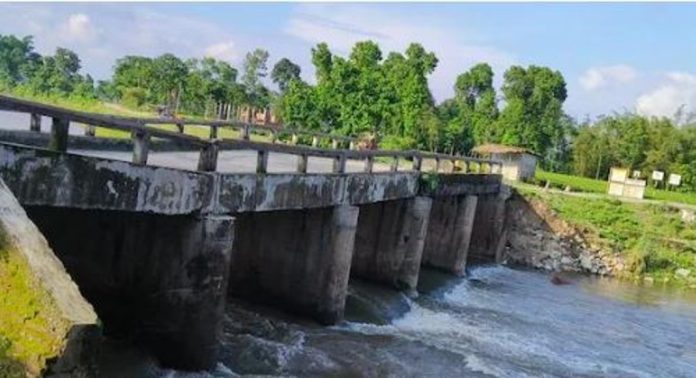 ശക്തമായ മഴ ; ബിഹാറിൽ മൂന്ന് പാലങ്ങൾ കൂടി തകർന്നതായി റിപ്പോർട്ടുകൾ ശക്തമായ മഴ ; ബിഹാറിൽ മൂന്ന് പാലങ്ങൾ കൂടി തകർന്നതായി റിപ്പോർട്ടുകൾ