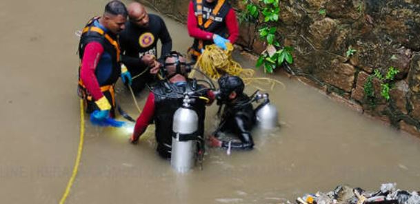 ആമയിഴഞ്ചാൻ തോട്ടിൽ കാണാതായ തൊഴിലാളിക്കുവേണ്ടിയുള്ള തിരച്ചിൽ തുടരുന്നു ആമയിഴഞ്ചാൻ തോട്ടിൽ കാണാതായ തൊഴിലാളിക്കുവേണ്ടിയുള്ള തിരച്ചിൽ തുടരുന്നു