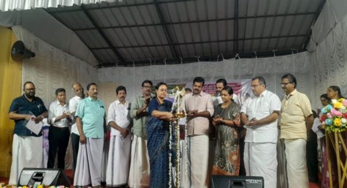 കോന്നി മെഡിക്കൽ കോളേജിൽ അടുത്ത വർഷത്തോടെ പി ജി ക്ലാസുകൾ ആരംഭിക്കുവാൻ ആണ് ലക്ഷ്യം ; മന്ത്രി വീണ ജോർജ്ജ് കോന്നി മെഡിക്കൽ കോളേജിൽ അടുത്ത വർഷത്തോടെ പി ജി ക്ലാസുകൾ ആരംഭിക്കുവാൻ ആണ് ലക്ഷ്യം ; മന്ത്രി വീണ ജോർജ്ജ്