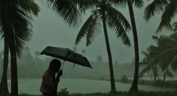 സംസ്ഥാനത്ത് നാളെ കനത്ത മഴയ്ക്ക് സാധ്യത സംസ്ഥാനത്ത് നാളെ കനത്ത മഴയ്ക്ക് സാധ്യത