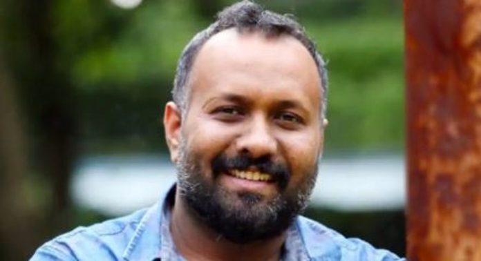 മയക്കുമരുന്ന് ചേര്ത്ത മദ്യം നല്കി പീഡിപ്പിച്ചു ; ഒമര് ലുലുവിനെതിരെ ഗുരുതര ആരോപണവുമായി യുവനടി മയക്കുമരുന്ന് ചേര്ത്ത മദ്യം നല്കി പീഡിപ്പിച്ചു ; ഒമര് ലുലുവിനെതിരെ ഗുരുതര ആരോപണവുമായി യുവനടി