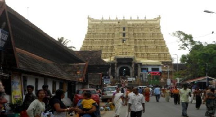 പദ്മനാഭസ്വാമി ക്ഷേത്രം ഓഫീസിൽ മാംസാഹാരം ഉപയോഗിച്ചെന്ന് ആരോപണം ; ജീവനക്കാരനെ മാറ്റിനിർത്തി പദ്മനാഭസ്വാമി ക്ഷേത്രം ഓഫീസിൽ മാംസാഹാരം ഉപയോഗിച്ചെന്ന് ആരോപണം ; ജീവനക്കാരനെ മാറ്റിനിർത്തി