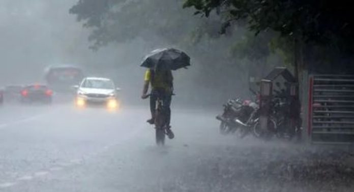 സംസ്ഥാനത്ത് ഇന്ന് ഒറ്റപ്പെട്ട ശക്തമായ മഴയ്ക്ക് സാധ്യത സംസ്ഥാനത്ത് ഇന്ന് ഒറ്റപ്പെട്ട ശക്തമായ മഴയ്ക്ക് സാധ്യത